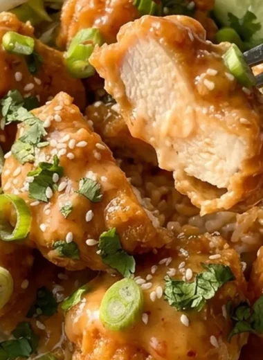 Bang Bang Chicken Bowls with Creamy Sweet Chili Sauce finished recipe