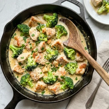 Chicken and Broccoli Skillet with Creamy Garlic Sauce finished recipe