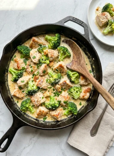 Chicken and Broccoli Skillet with Creamy Garlic Sauce finished recipe