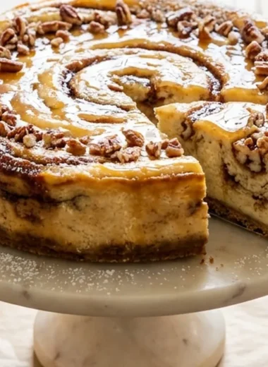 Cinnamon Roll Honeybun Cheesecake finished recipe