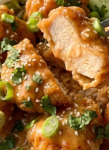Bang Bang Chicken Bowls with Creamy Sweet Chili Sauce finished recipe