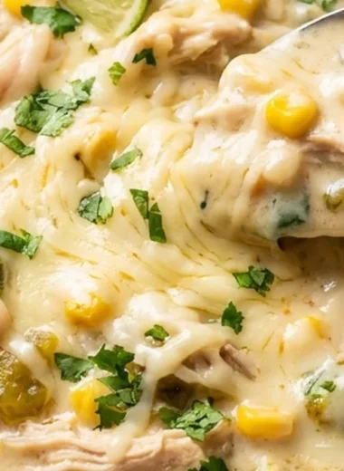 Creamy Crockpot Chicken Chili Delight