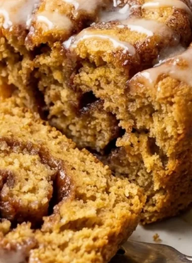 Pumpkin Cinnamon Roll Muffins